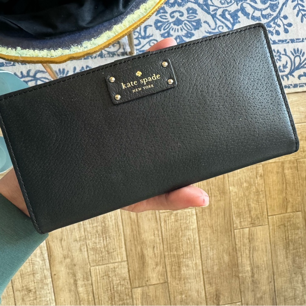 Kate Spade bifold wallet